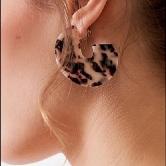 Faux tortoise shell earrings New! NWT! - Picture 3 of 7